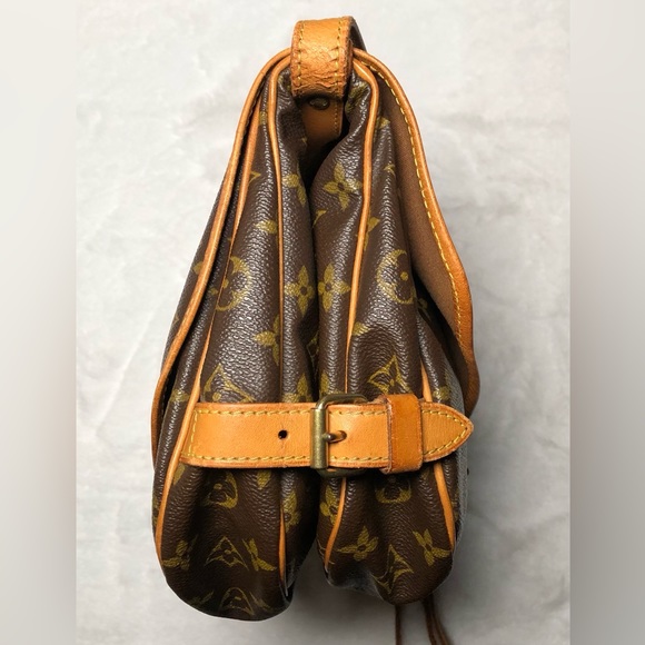 Louis Vuitton Saumur30 BagDate Code(AR1901)/Poshmark COA/Dust Bag - Picture 14 of 16